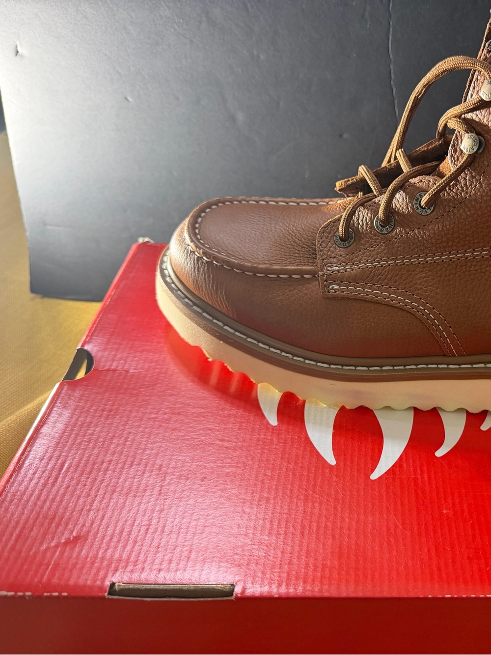 Wolverine Men's Tan/Brown Moc Toe Work Boot